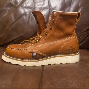 Thorogood Men’s boots, beautiful leather, worn twice. Excellent condition.